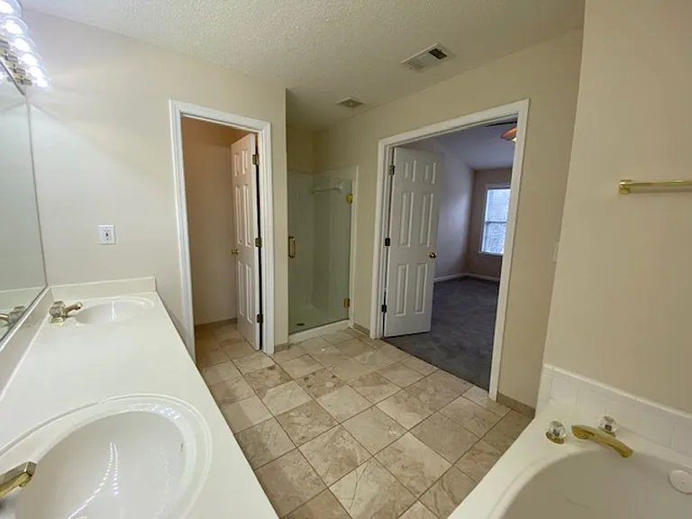 5463 Medlock Corners Dr — Photo 31