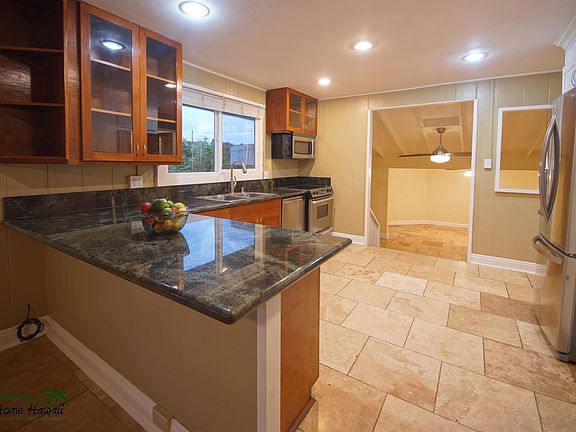 2nd image of 434 Maluniu Ave #B