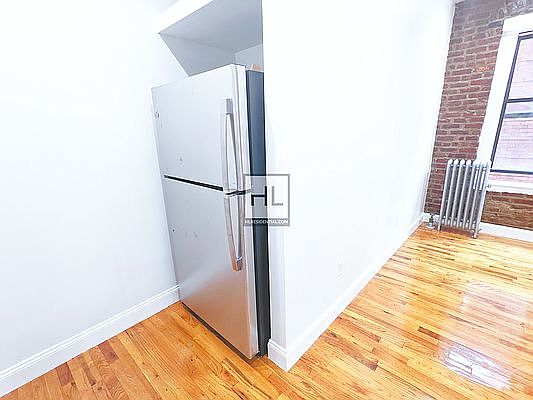 3rd image of 563 W 184th St APT 4D