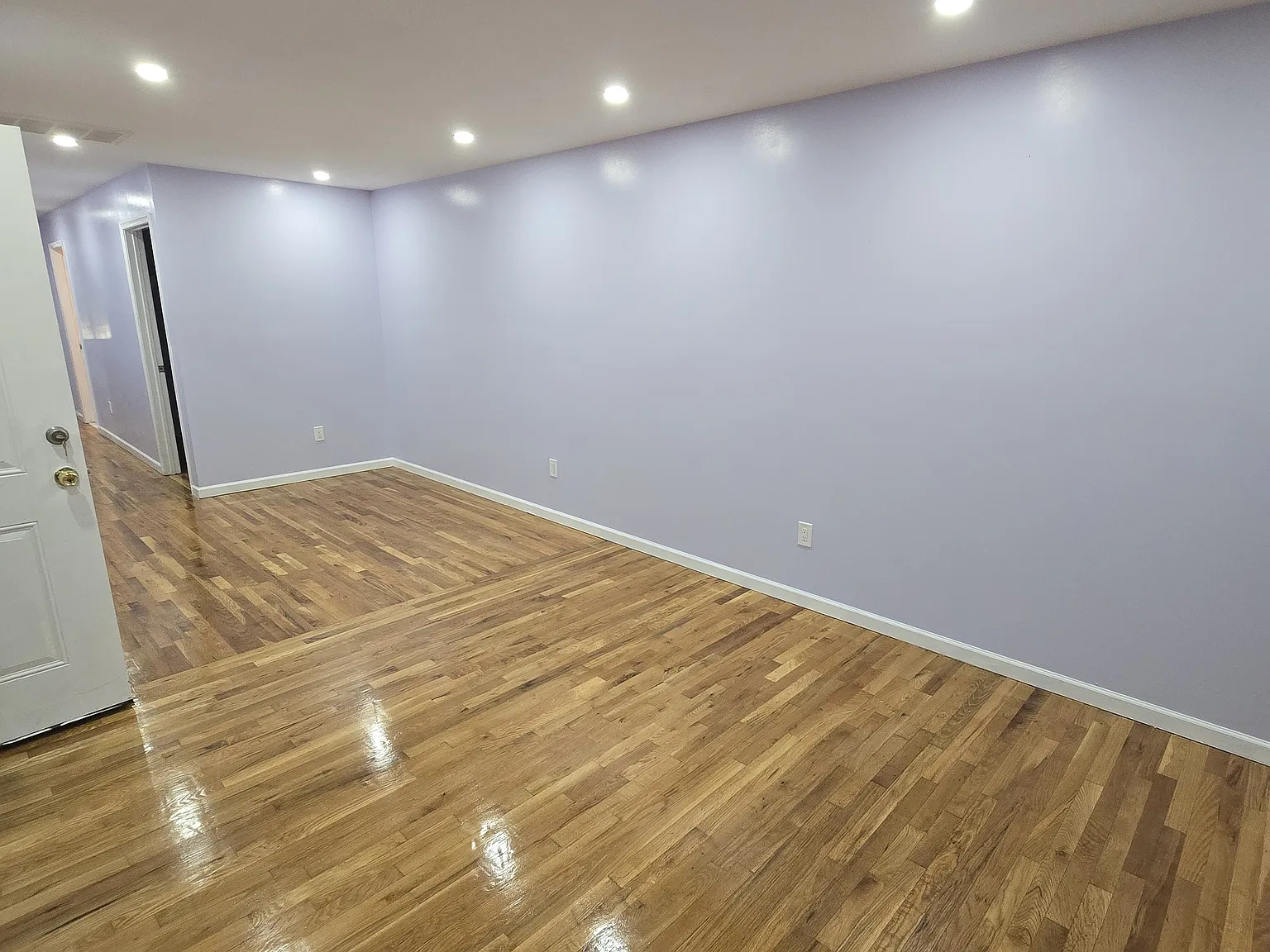 3 bed, 2500 sqft, $2,700 — Photo 2