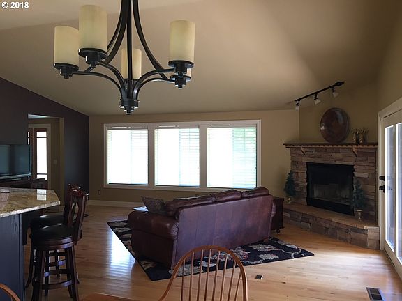 4th image of 468 Tanglewood Ln