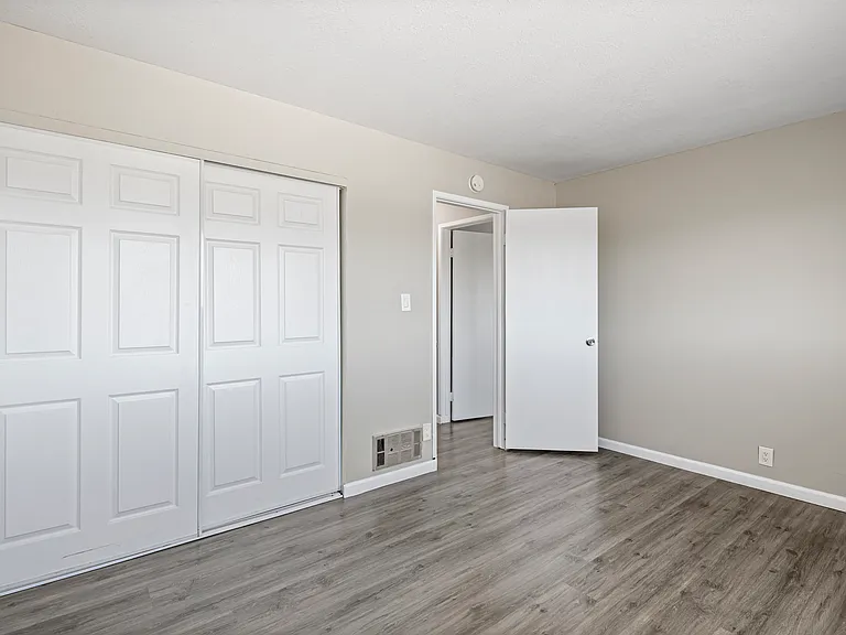 340 Industrial Parkway — Photo 34