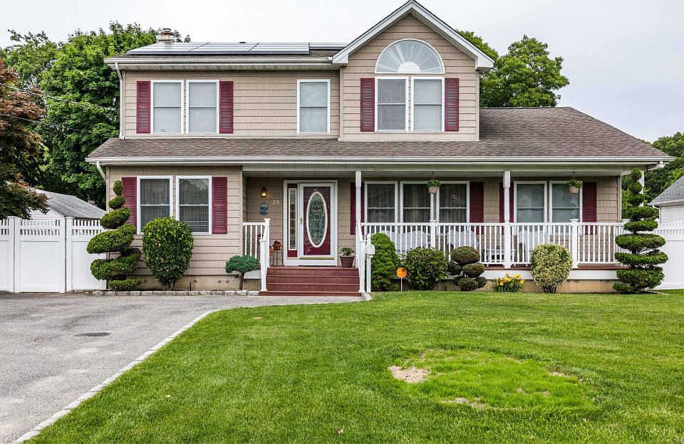 126 Beatrice Ave West Islip NY 11795 Zillow