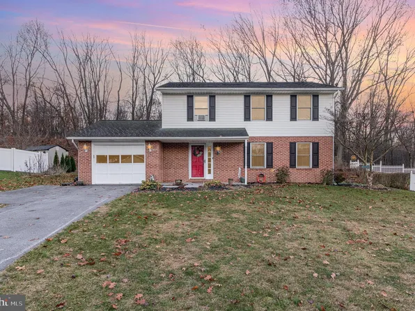 7933 Bayard Dr, Hummelstown, PA 17036