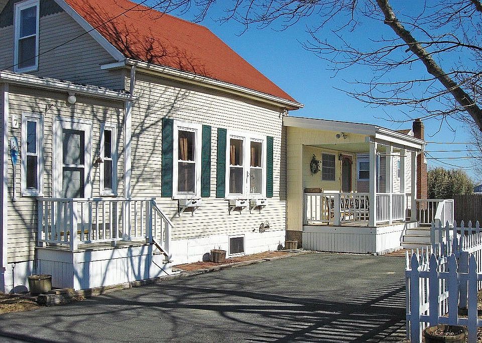 Side view from driveway