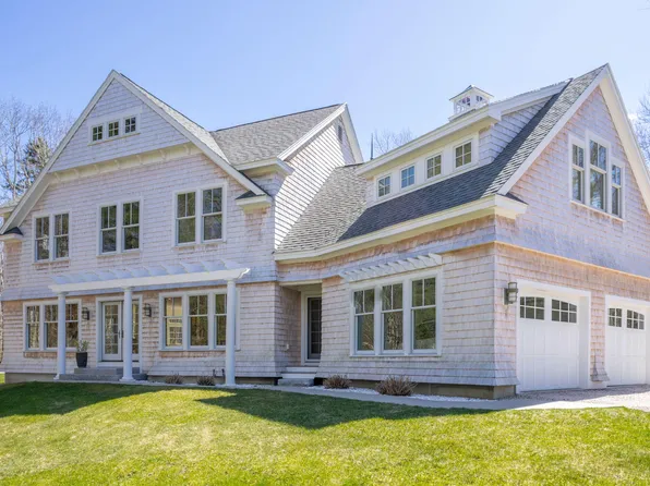 18 Squier Lane, Kennebunkport, ME 04046