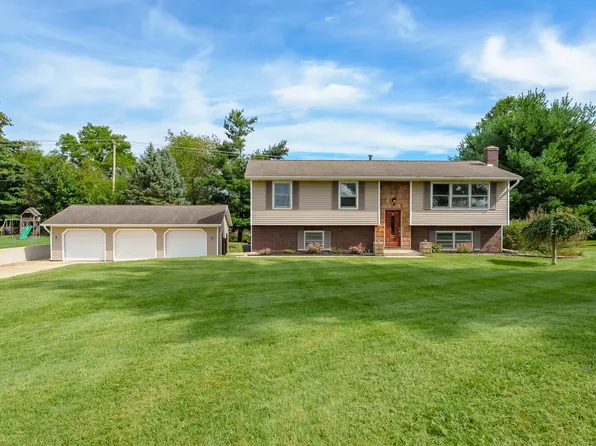 2084 N 26th St, Kalamazoo, MI 49048