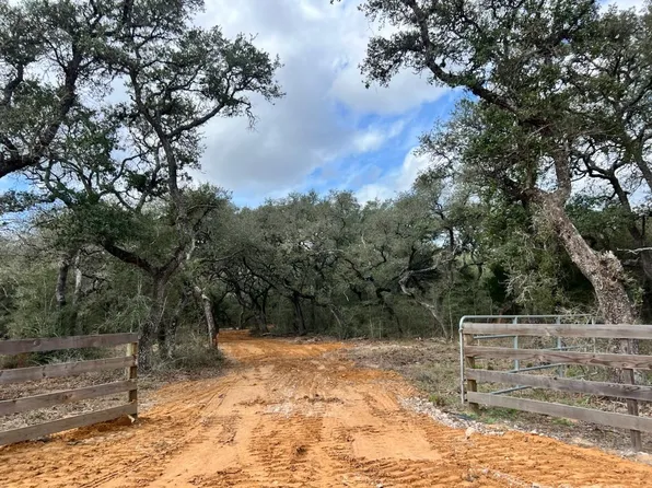 270 County Road 120, Hallettsville, TX 77964