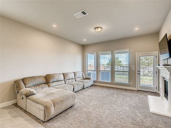 5th image of 501 Mistflower Springs Dr