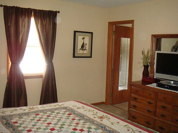 4th image of 109 Griffin Ct