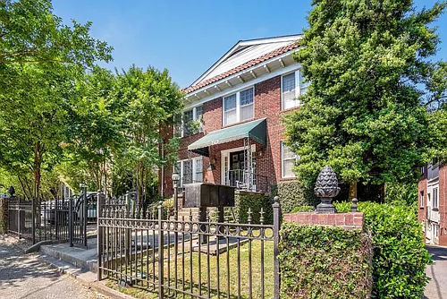742 Monroe Dr NE #9 Photo 1