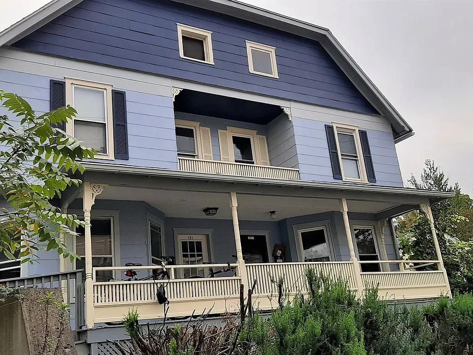 119-121 Prospect St #119