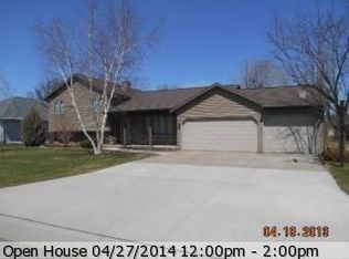 2212 W Seneca Dr, Appleton, WI 54914