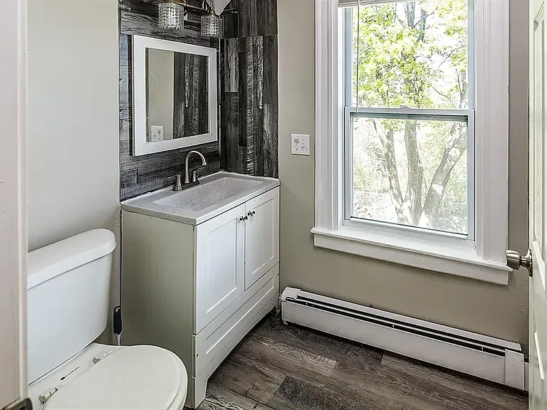 1 bed, 900 sqft, $1,000 — Photo 2