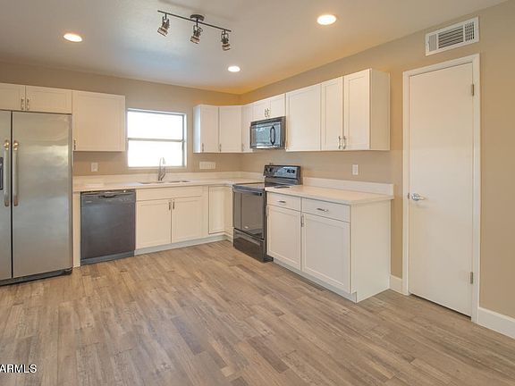 3rd image of 4514 W Lupine Ave