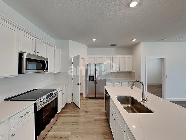 3204 Carthage Ave — Photo 3