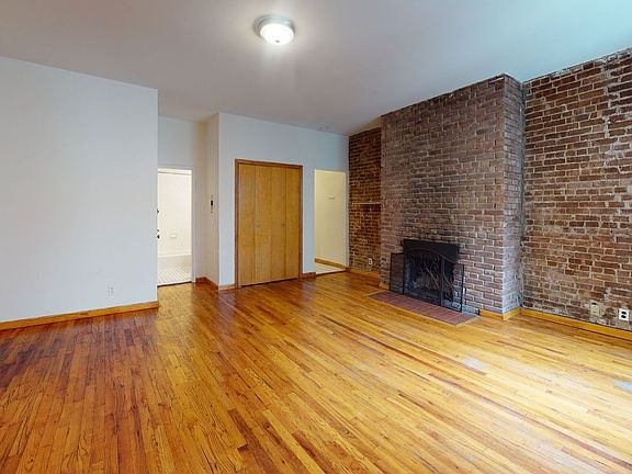 2nd image of 55 W 89th St #3B