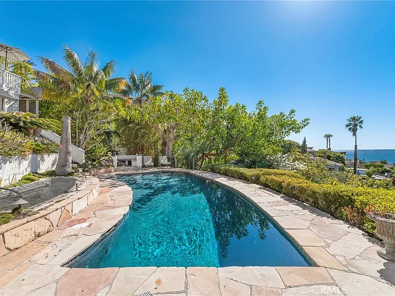875 Coast View Dr — Photo 34