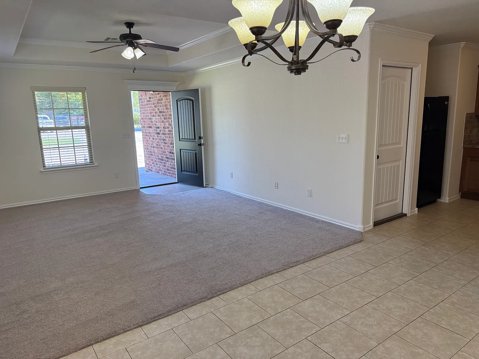 2 bed, 969 sqft, $1,150 — Photo 2