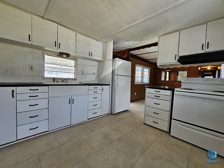 503 Longfellow Blvd — Photo 5
