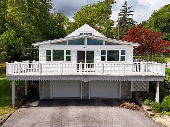 4965 Adams Dr, Canandaigua, NY 14424