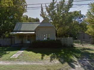 205 W Sherman St, Chico, TX 76431
