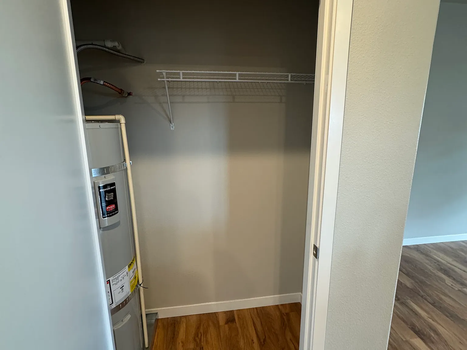 3 bed, 1266 sqft, $2,500 — Photo 2