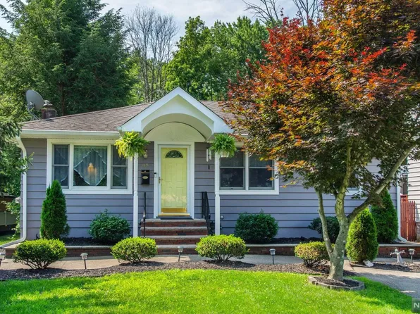 85 Doty Rd, Wanaque, NJ 07465
