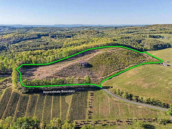 3rd image of 811 Easy Dr NW