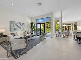 24 Bermuda Lake Dr, Palm Beach Gardens, FL 33418