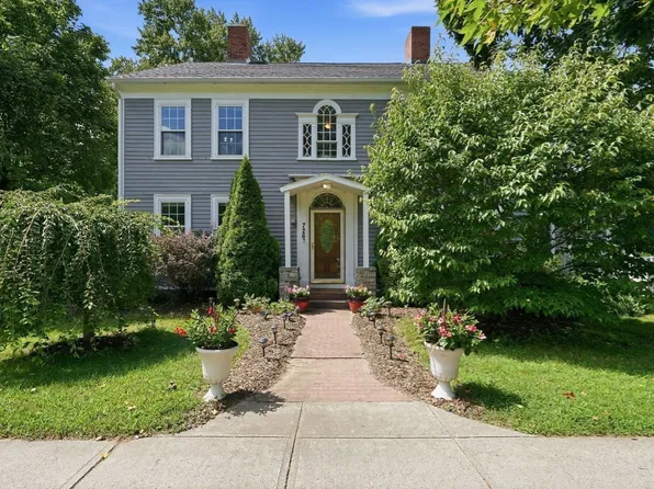 724-726 Main St, Agawam, MA 01001