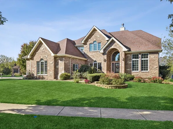 8675 Hotchkiss Dr, Frankfort, IL 60423