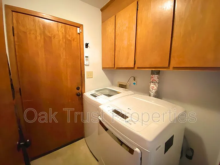 303 Christiee Ct — Photo 16