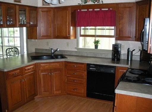 Gorgeous updated kitchen '03