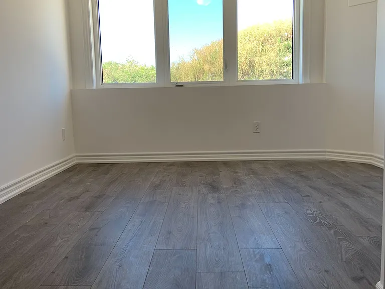68 Drizzel Cres #BASEMENT — Photo 3