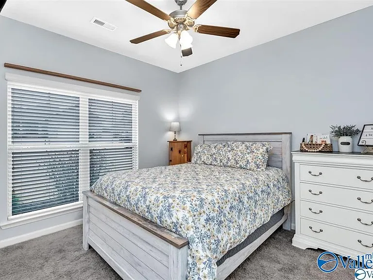 325 Acorn Grove Ln — Photo 5