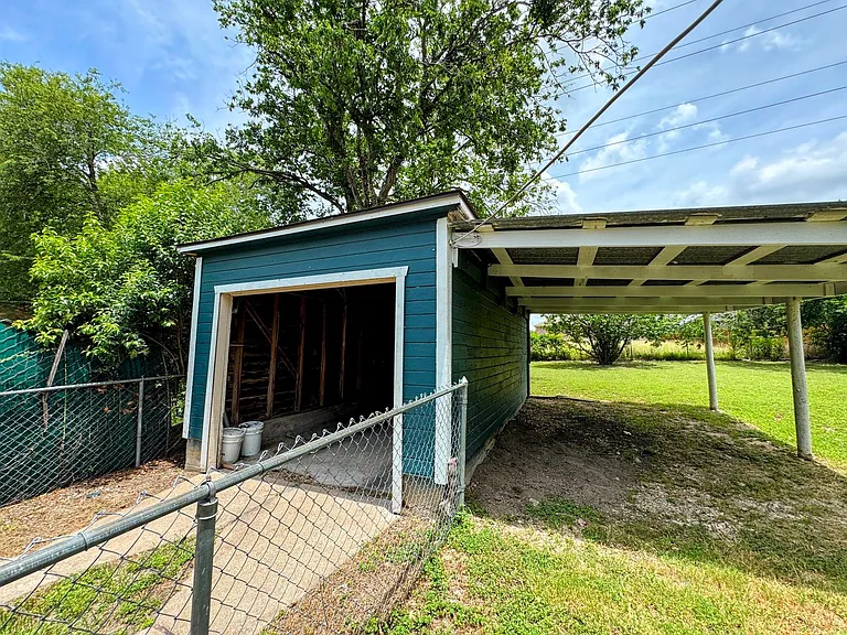 1410 E Barton Ave — Photo 20