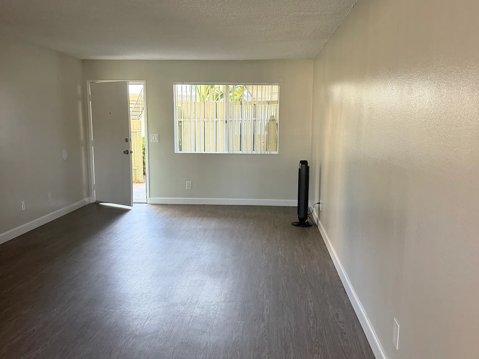 1 bed, 1.5 bath, 767 sqft, $2,159 — Photo 3