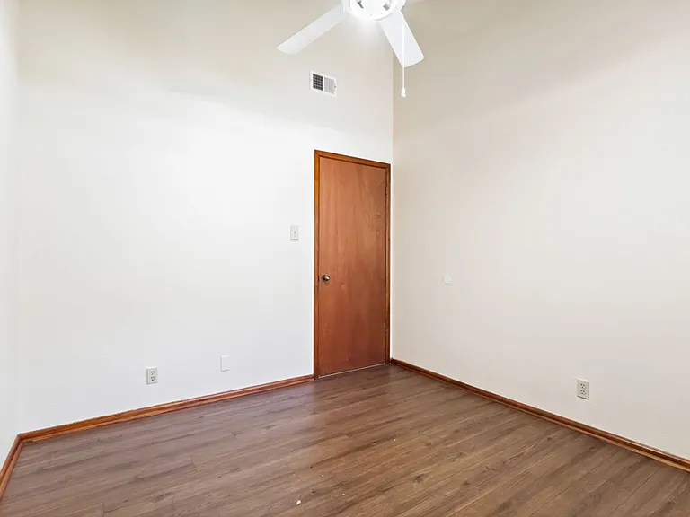 1514 Vista Hill St — Photo 19
