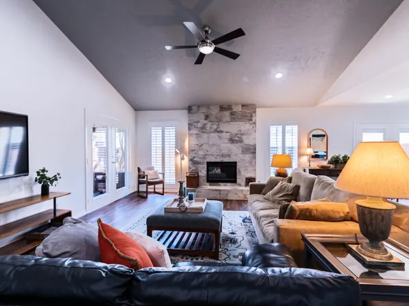 3002 Townbluff Dr, Plano, TX 75075