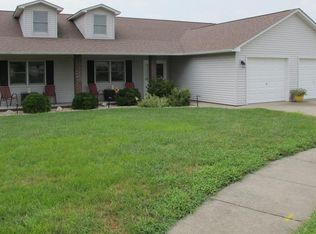 1400 N Ivy Ln, Marion, IL 62959