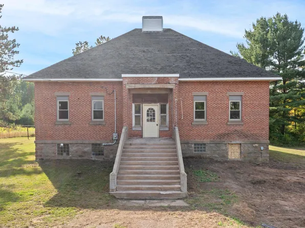 148 1 1/2 St, Clear Lake, WI 54005