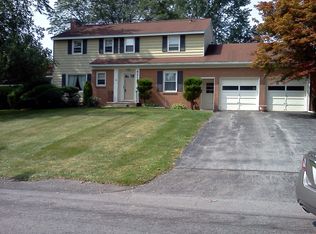 5215 Duane Dr, Fayetteville, NY 13066