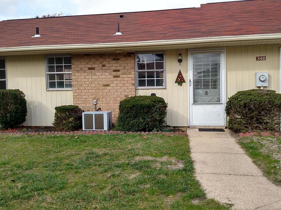 2nd image of 34B Buckingham Dr