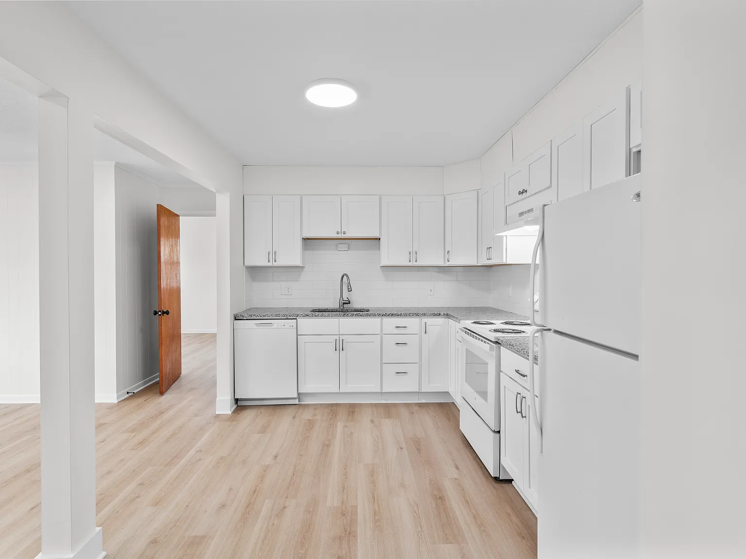 1 bed, 823 sqft, $1,625 — Photo 4