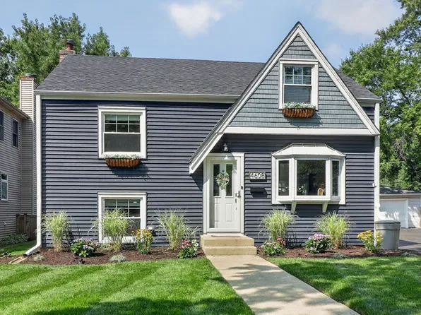 4608 Pershing Ave, Downers Grove, IL 60515