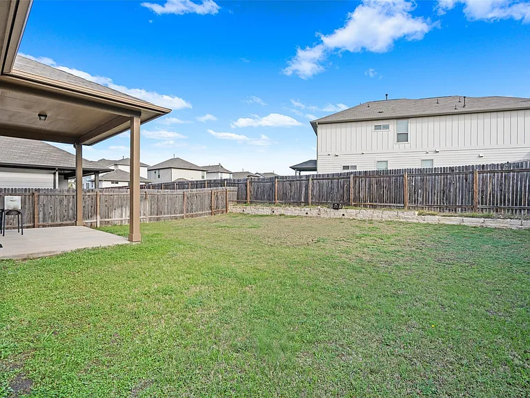 325 La Joya Pass — Photo 37
