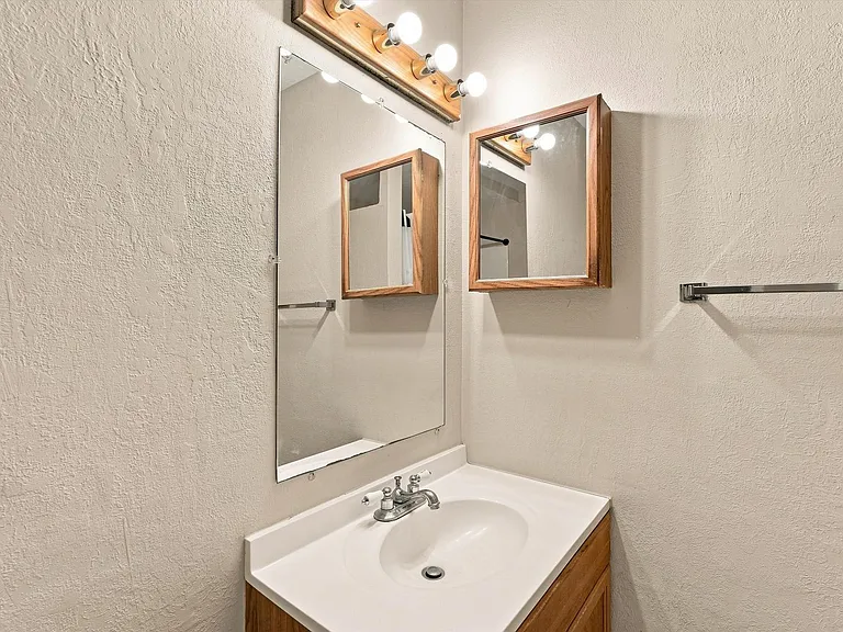 3707 Comanche Rd NE — Photo 20