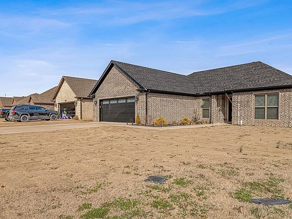 2nd image of 1003 Ava Ln