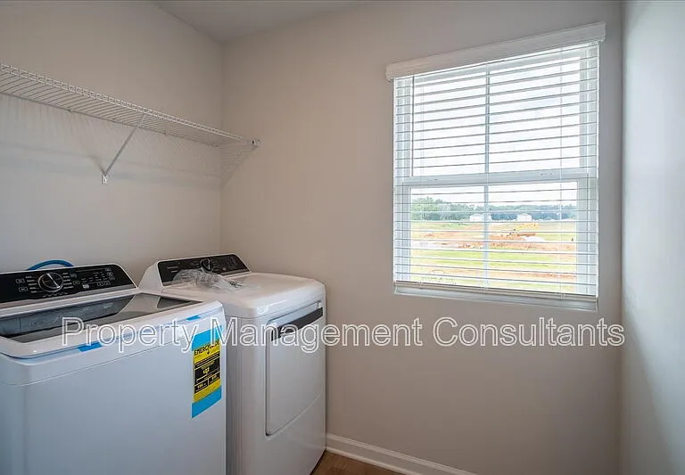 4151 Hudson Ct — Photo 13
